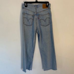 Levi’s ‘Ribcage’ Cropped Jeans